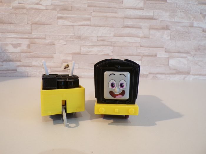 Locomotive - Train - Thomas et ses amis - Diesel (J29) - photo numéro 5