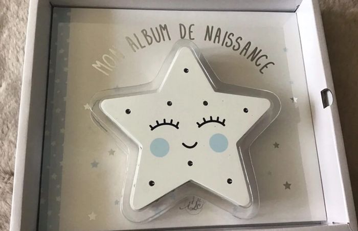 Magnifique coffret livre de naissance et veilleuse étoile en bois (0124) - photo numéro 3