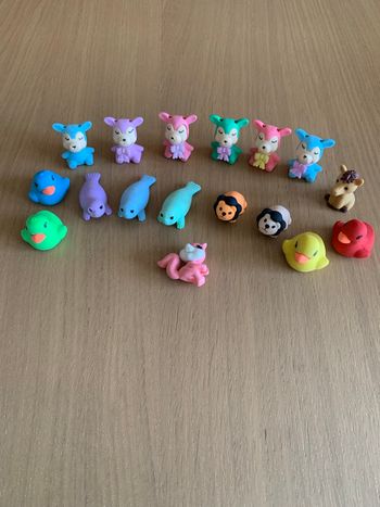 17 figurines gomme animaux