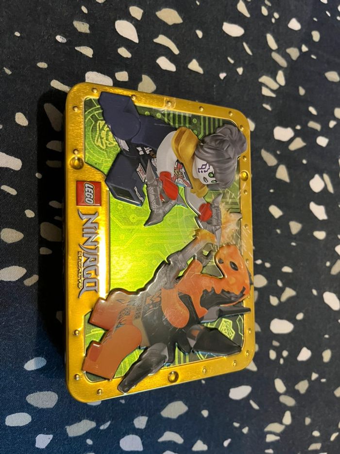 Boite métal neuve Ninjago