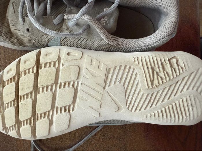 Basket Nike taille 36,5 - photo numéro 4