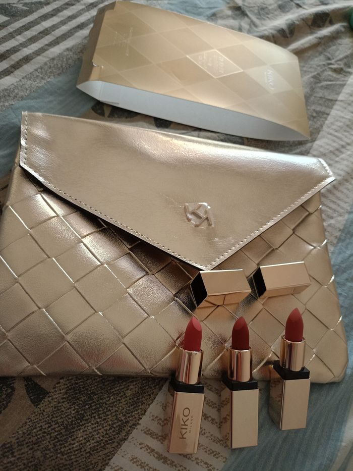 Pochette et rouge à lèvre Kiko neuve