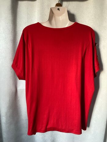 Tunique rouge taille unique boutons dorés aux épaules