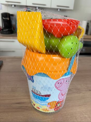 Sceau peppa piG de plage