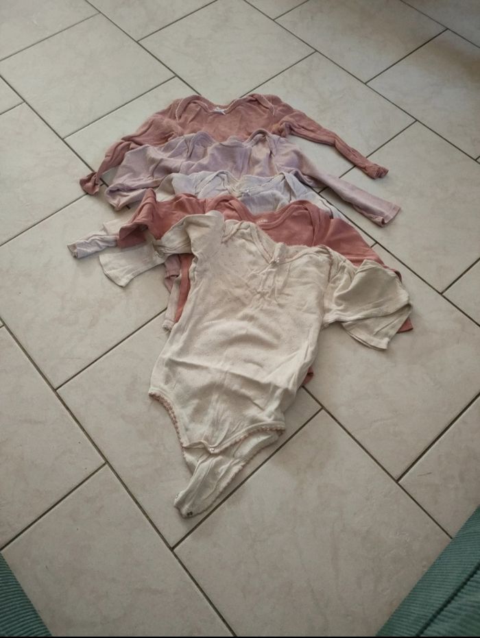 Lots vêtements bébé