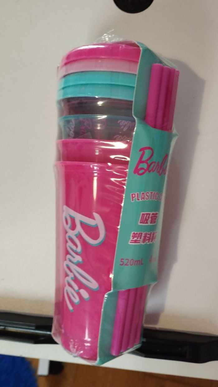 Lot de gobelets barbie neufs avec étiquette - photo numéro 3