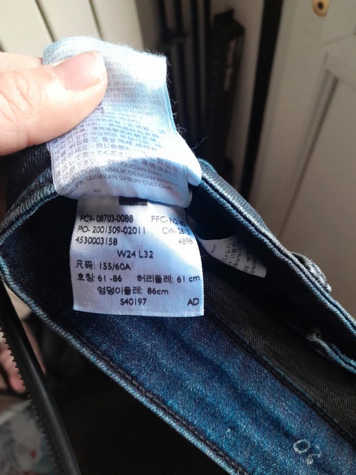Jeans levi's neuf taille 34 - photo numéro 4