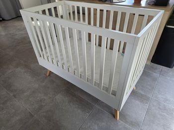 Lit bébé VOX + matelas BULTEX