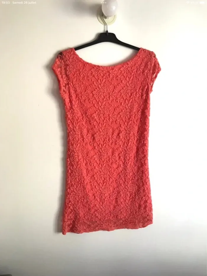 Robe en viscose corail et en dentelle taille 34/36 neuve jamais portée - photo numéro 9