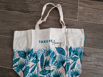 Tote bag