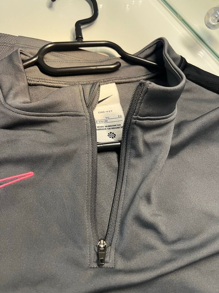 Haut Nike - photo numéro 3