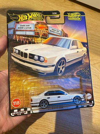 Hot Wheels  | Boulevard |  | ‘91 BMW M5 | 118 | GJT68 - JBL24