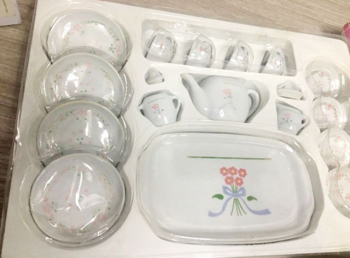 Dinette en porcelaine - photo numéro 3