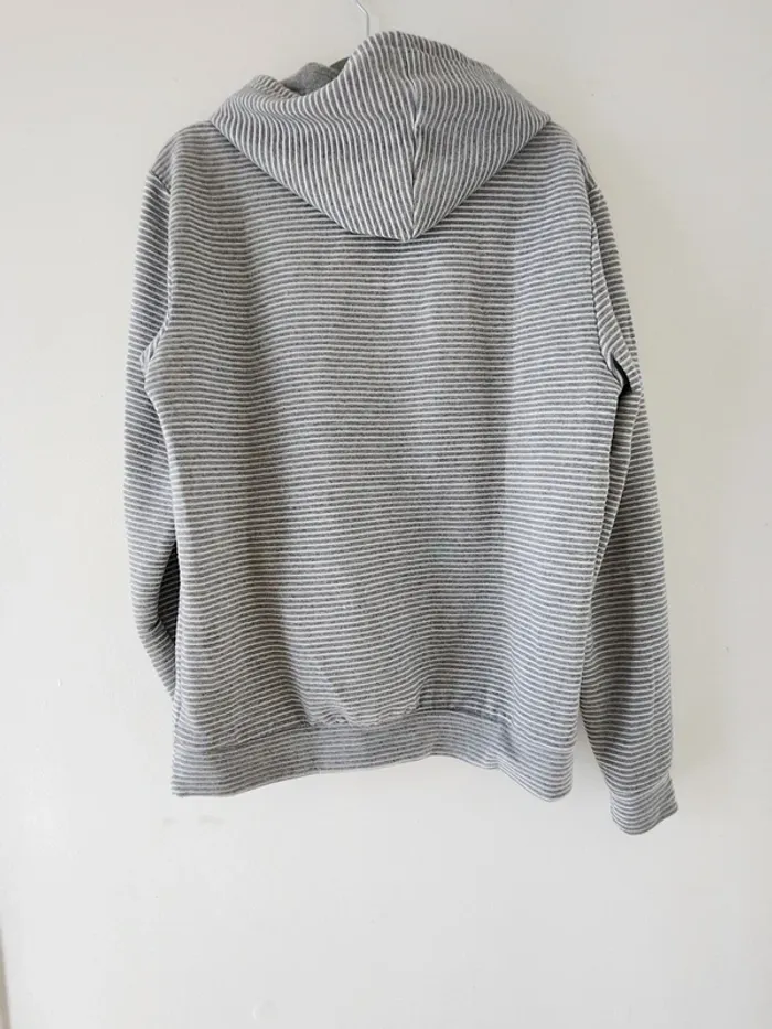 Sweat à capuche  rayé gris/blanc - photo numéro 2