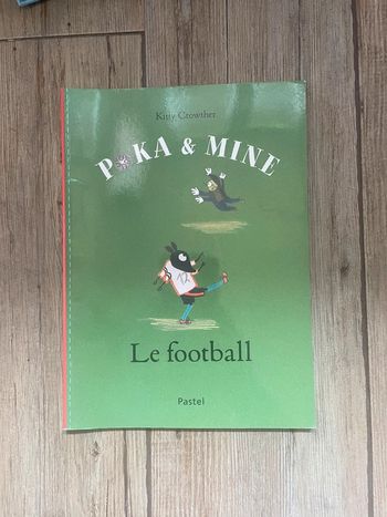 Livre Poka & Mine, Le Football. Bon état