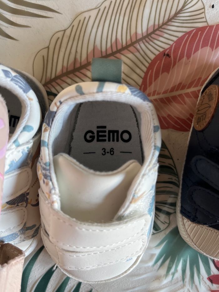 Lot de 2 paires de Baskets garçon taille 3/6 mois - photo numéro 2