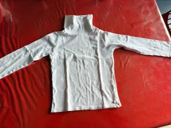 Tee shirt manches longues col roulé 6 ans
