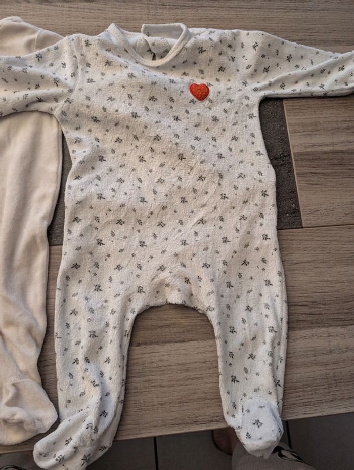 Lot de 3 pyjamas bébé fille 6mois grenouillère - photo numéro 2
