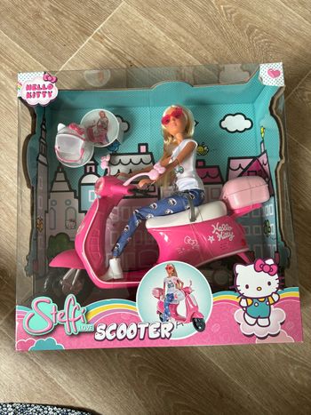 Steffi love scooter