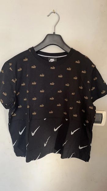 T-shirt nike état neuf. L ImPrime.