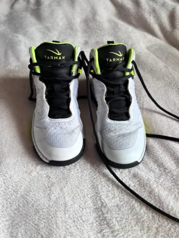 🌺Paire de chaussures de basket enfant taille 32🌺