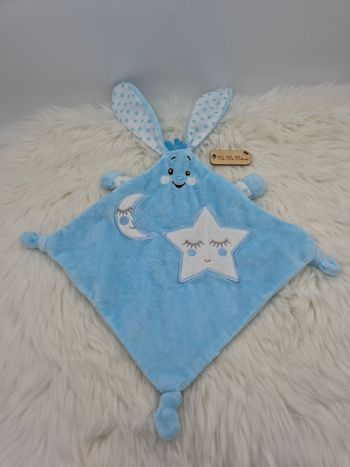 Doudou plat Lapin bleu blanc étoiles lune Auchan