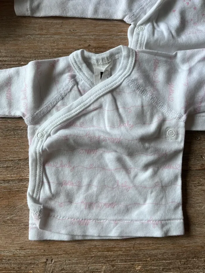 Lot naissance 2 brassières et 1 body - photo numéro 2