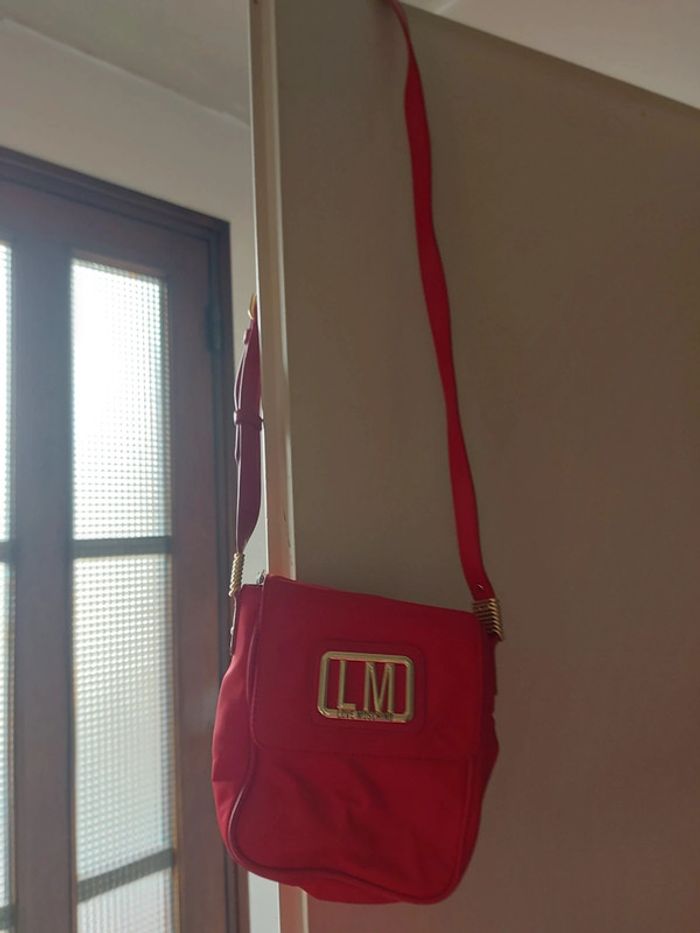Sacoche rouge love moschino