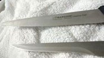 Deux couteaux de cuisine dont 1 couteau Bargoin 180 mm made in France . L'enclume 