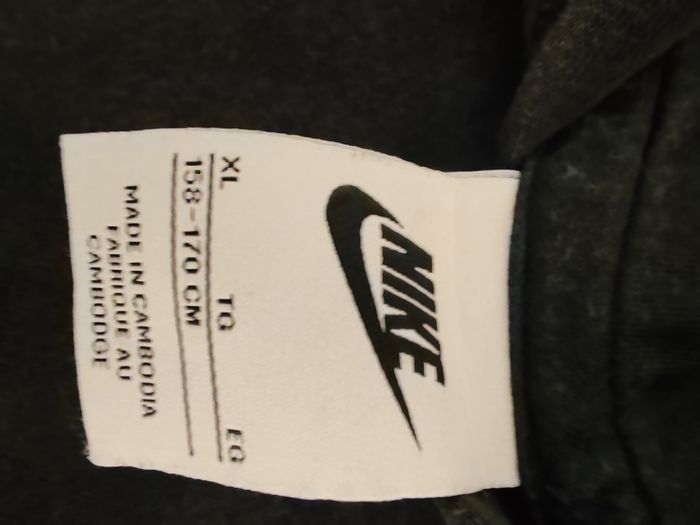 Sweat à capuche Nike, enfant 1,58-1,70 cm, noir. - photo numéro 6