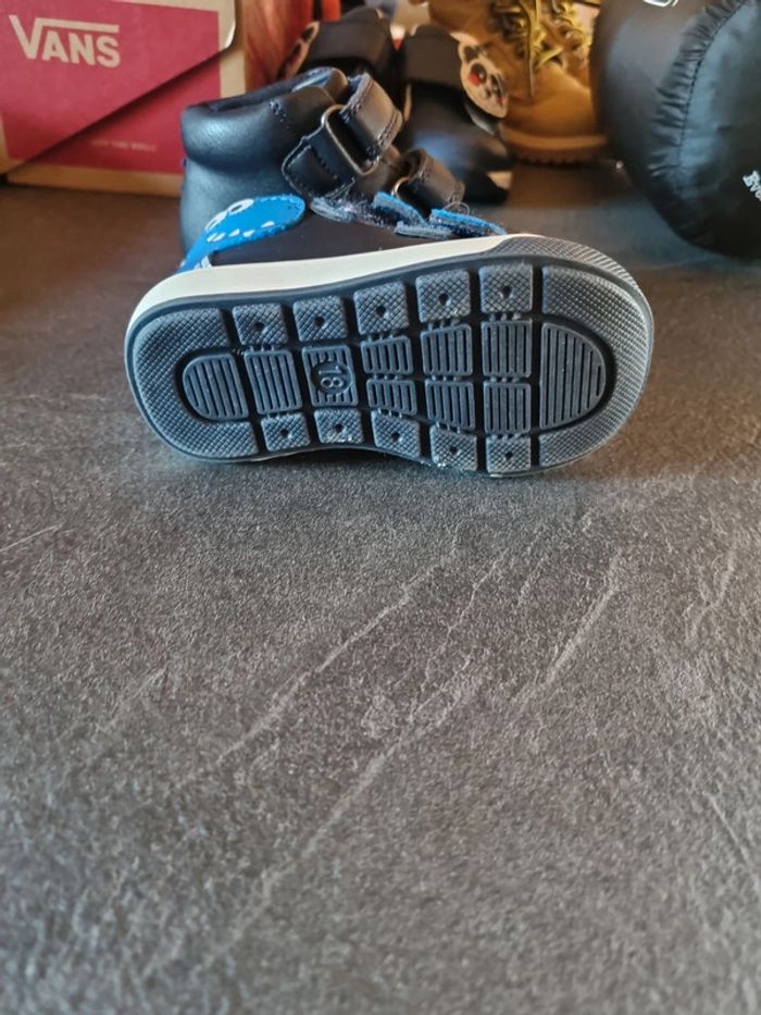 Chaussure neuve garçon - photo numéro 2