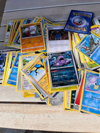 Lot 231 cartes Pokemon