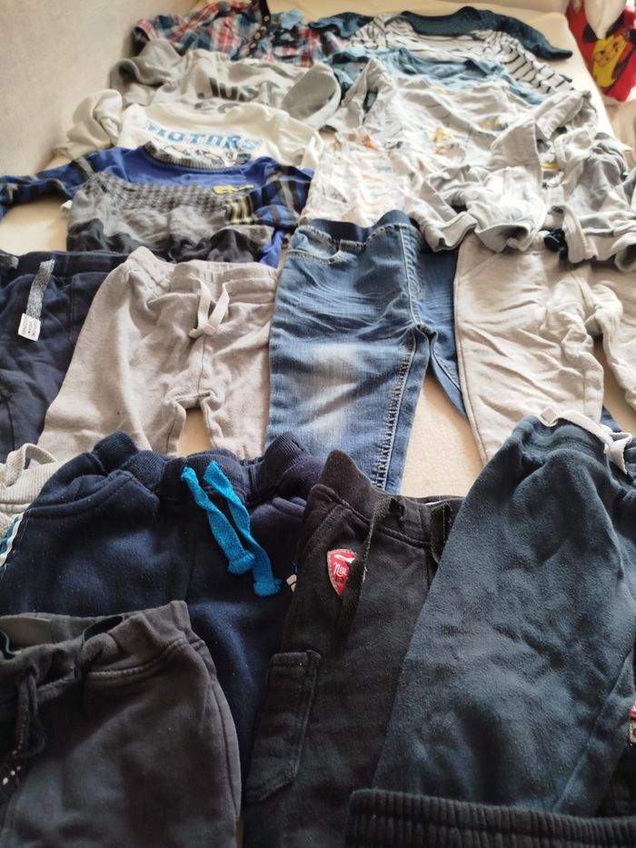 TAILLE 18 MOIS - LOT DE 23 VÊTEMENTS GARÇON - photo numéro 2