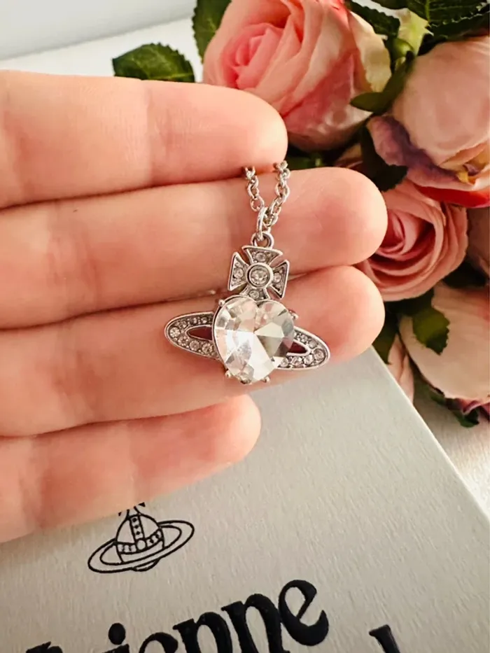 🇯🇵Collier Vivienne Westwood – Cœur argenté & logo Orbite – Édition iconique - photo numéro 5