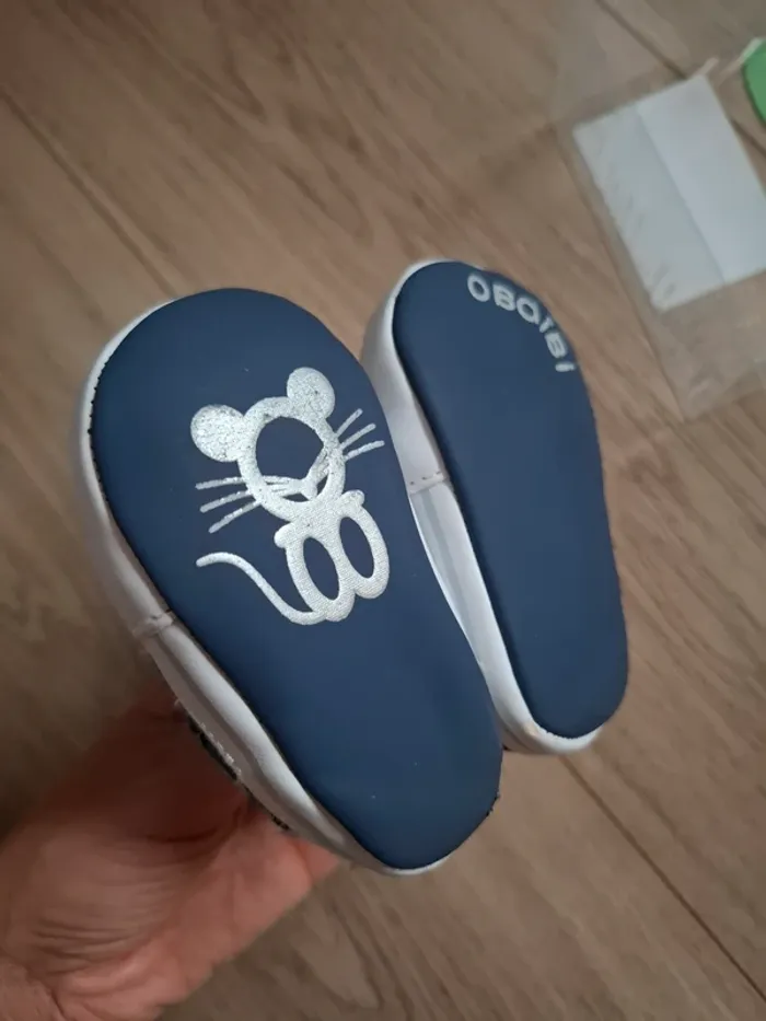 Chaussures bébé 1-6 mois - photo numéro 3