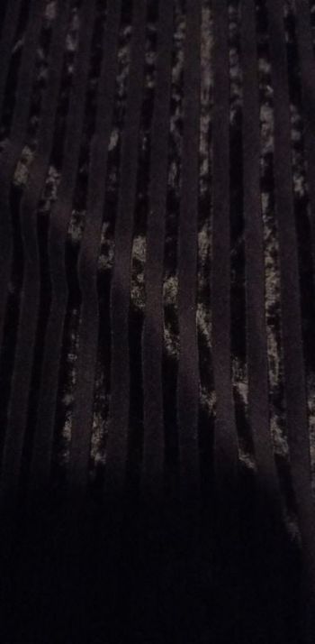 Très souple et noir-noir