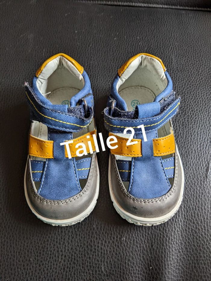 Chaussures ouvertes Taille 21