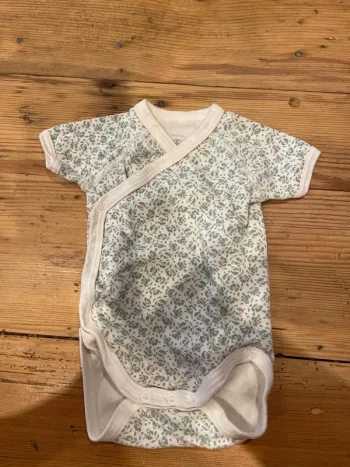 Body 1 mois petit bateau