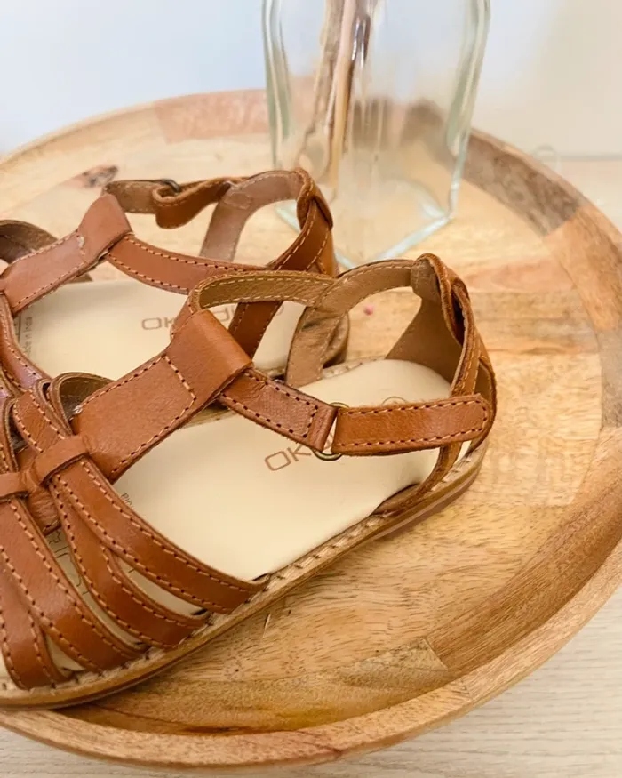 Sandales en cuir multibrides marron pointure 25 - Okaïdi ( neuves sans étiquette ) - photo numéro 4