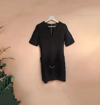 Petite robe noire à détails dorés You & you