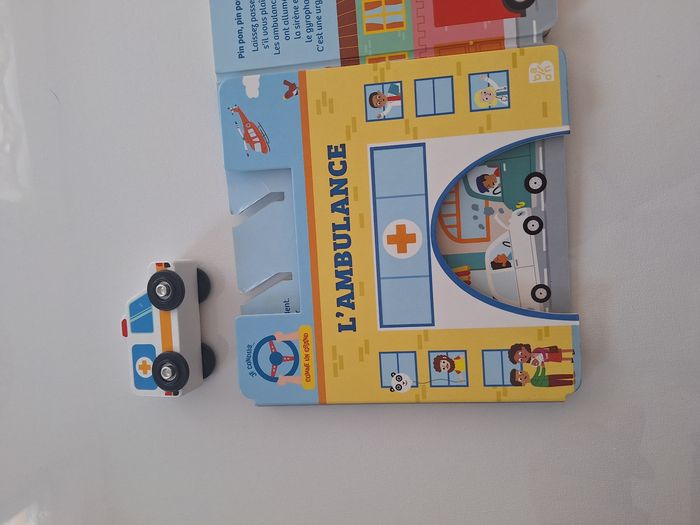 Livre ambulance - photo numéro 2