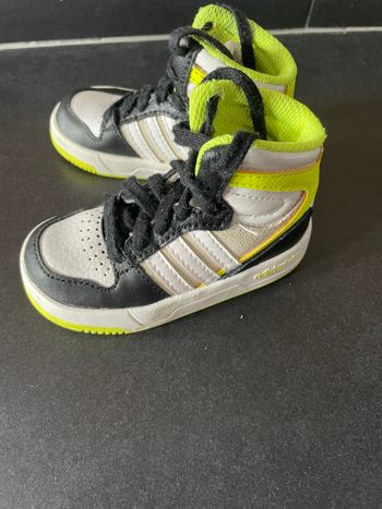Baskets Adidas pointure 20