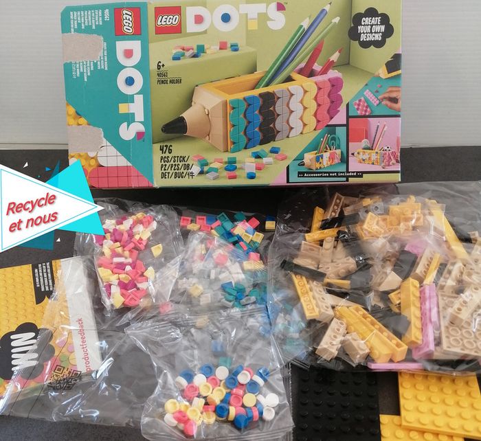 lego dots'' le pot a crayon '' 40561