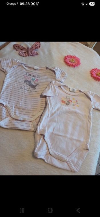 Lot de 2 bodies bébé taille 3 mois
