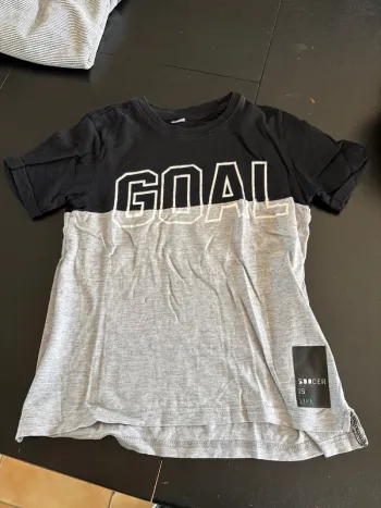T-shirt garçon taille 8ans