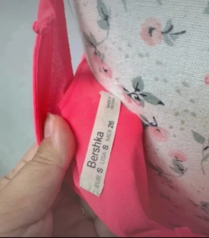 Débardeur rose fluo Bershka taille S ou 36 - photo numéro 4