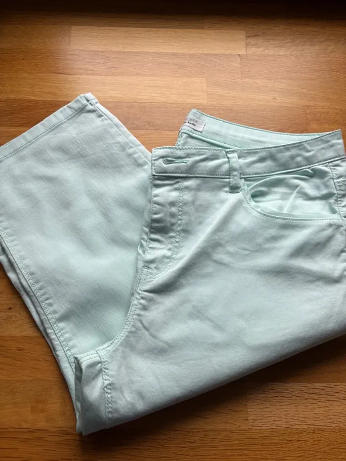 Pantacourt femme cache cache taille 42 - photo numéro 2
