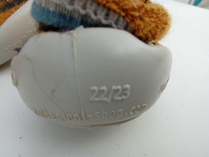 Chaussons/chaussettes garçon taille 22/23 à enfiler, garçon motif  tigre - photo numéro 3