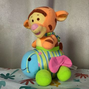 Tigrou vibrant quand on lui tire la queue Fisher Price