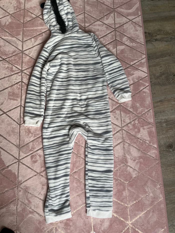 Combi pyjama taille 6/8 ans, 128 cm - photo numéro 6